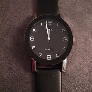 NEW - Watch - black band